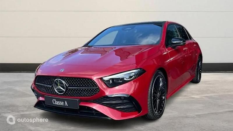 Rouge Utilisé 2025 Mercedes A200 AMG line Berline | 43 999 € - Image 1/4