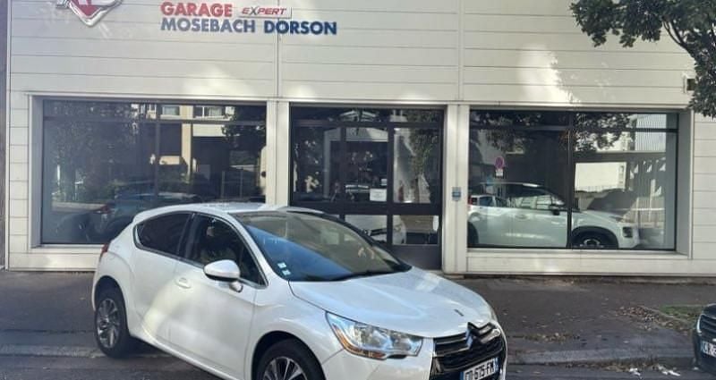 Blanc Utilisé 2012 Citroën DS4 So Chic Citadine | 6 900 € (Bon prix) - Image 1/4