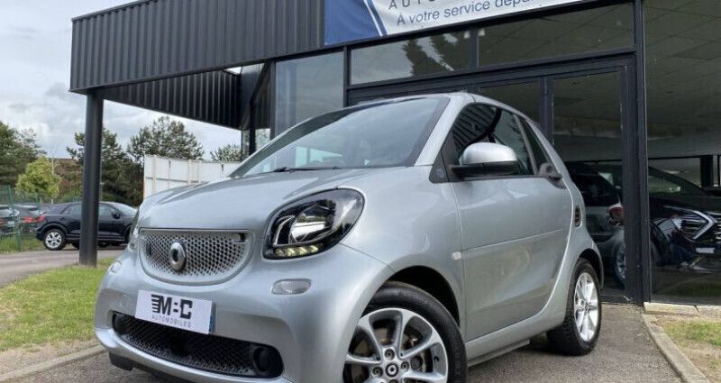 Utilisé 2019 Smart ForTwo Electric Drive Passion Cabriolet | 11 990 € (Prix juste) - Image 1/4