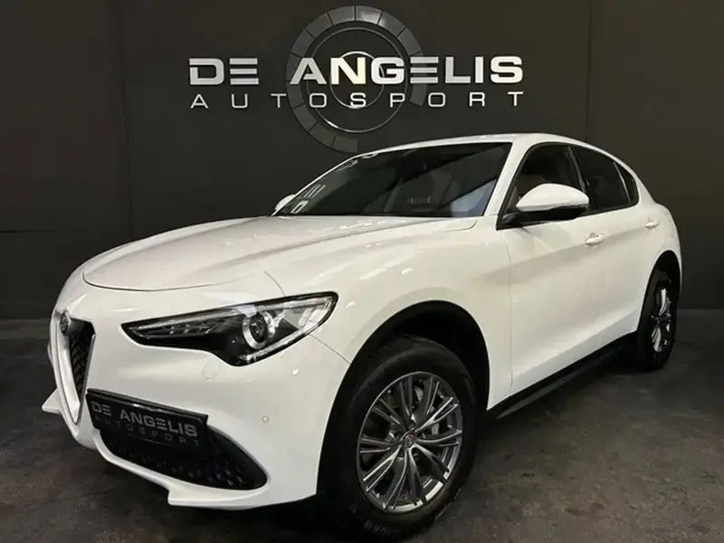 Blanc Utilisé 2019 Alfa Romeo Stelvio Lusso SUV | 19 990 € (Super prix) - Image 1/4