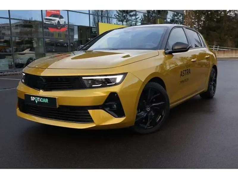 Jaune Utilisé 2023 Opel Astra Berline | 41 948 € - Image 1/4