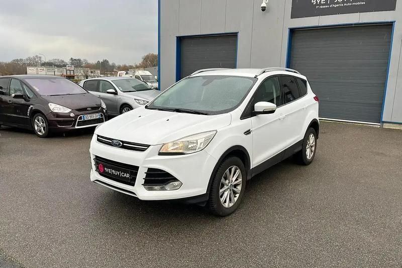 Blanc Occasion 2015 Ford Kuga Titanium SUV | 9 490 € (Prix assez cher) - Image 1/4