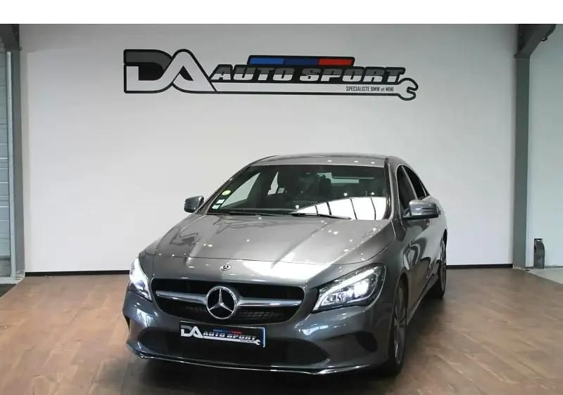 Gris Utilisé 2017 Mercedes CLA180 Berline | 17 990 € (Super prix) - Image 1/2