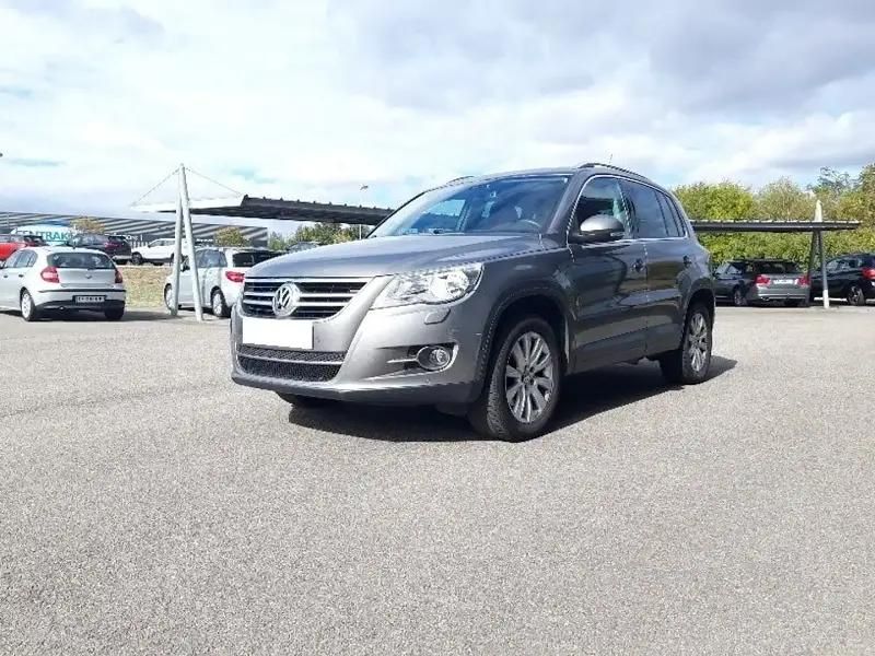 Gris Utilisé 2011 VW Tiguan Sportline SUV | 7 990 € (Prix assez cher) - Image 1/4