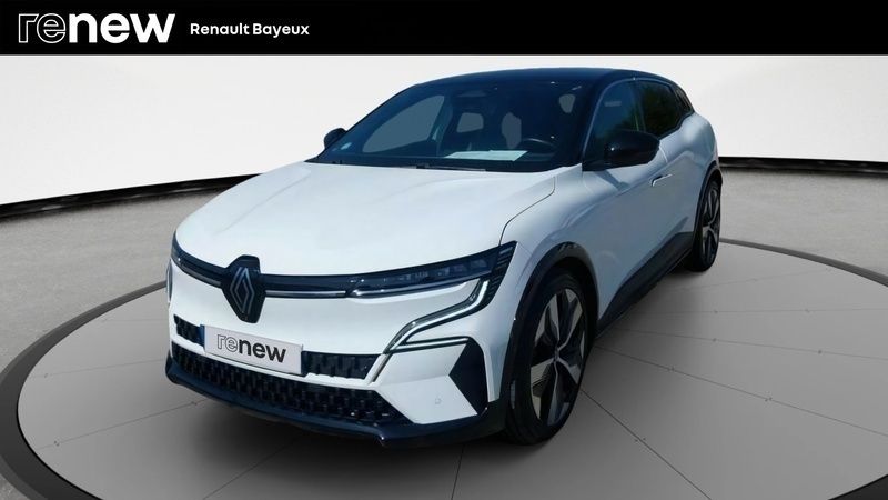 Blanc Utilisé 2022 Renault Mégane Techno Berline | 23 990 € (Prix juste) - Image 1/4