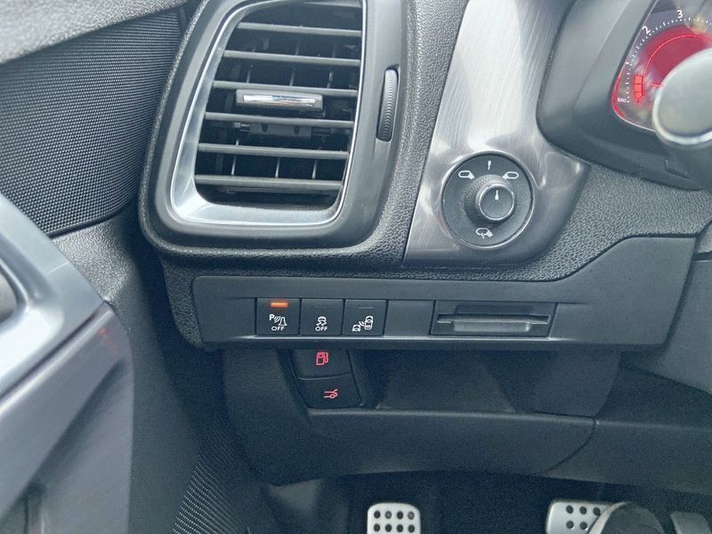 Image 3/4