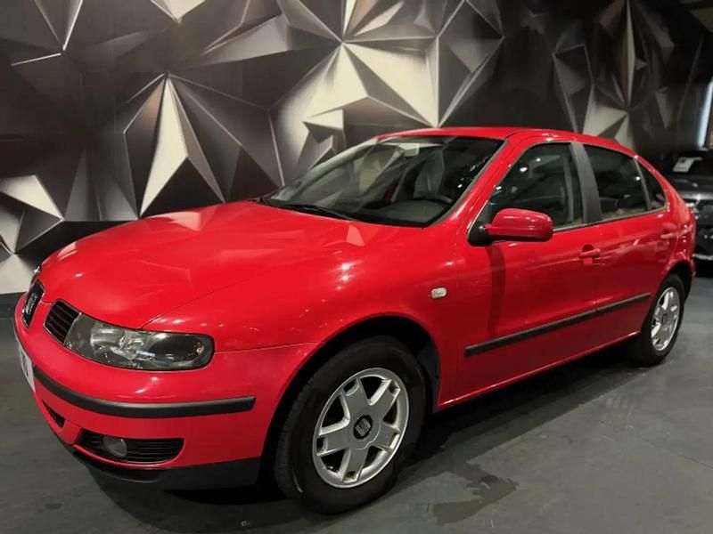 Rouge Occasion 2001 Seat Leon Sport Berline | 4 990 € - Image 1/4