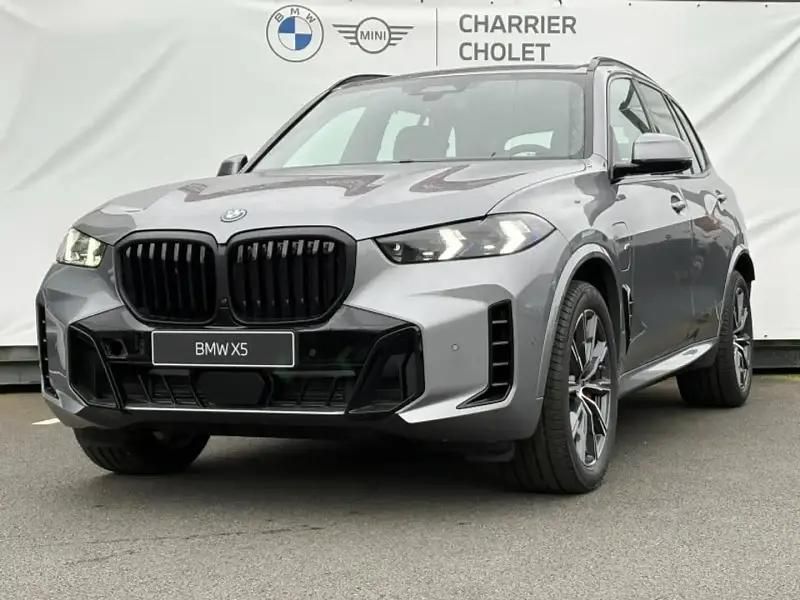 Gris Nouvelle 2025 BMW X5 M Sport SUV | 115 200 € (Prix cher) - Image 1/2