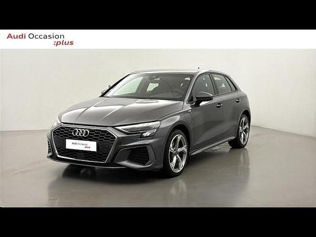 Gris daytona nacré Utilisé 2021 Audi A3 Sportback e-tron S-Line Citadine | 26 299 € (Prix juste) - Image 1/4