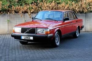 Rouge Occasion 1986 Volvo 240 Berline | 24 980 € - Image 1/4