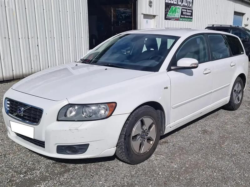 Utilisé 2009 Volvo V50 Summum Break | 3 950 € - Image 1/4