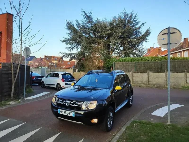 Noir Utilisé 2015 Dacia Duster SUV | 8 500 € (Bon prix) - Image 1/4
