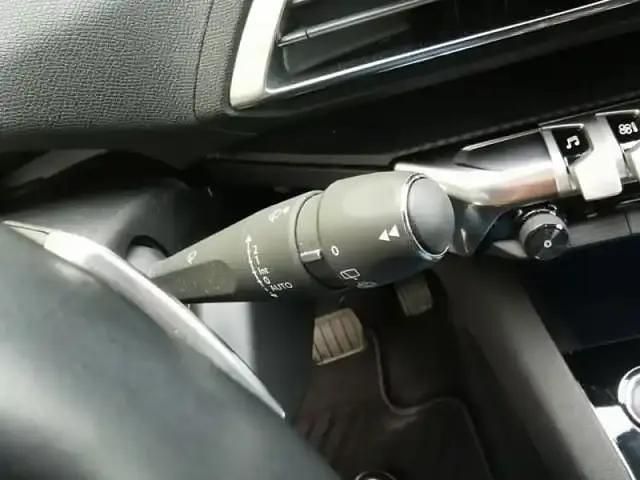 Occasion Peugeot 3008 Allure 130 ch (95 kW) 2022 Peinture bleu celebes/metallis SUV