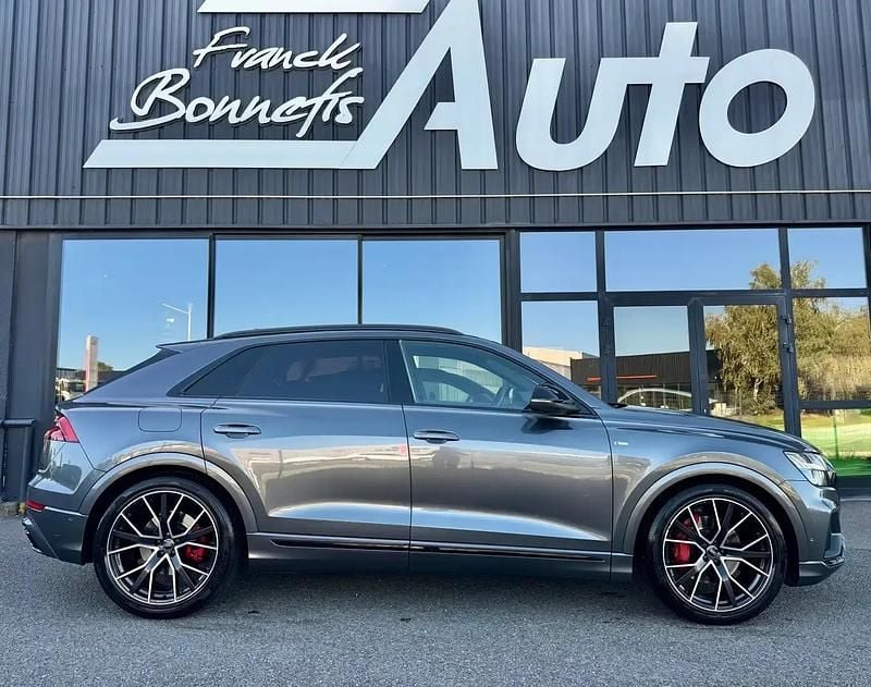 Gris Utilisé 2019 Audi Q8 S-Line SUV | 57 990 € (Prix assez cher) - Image 1/4
