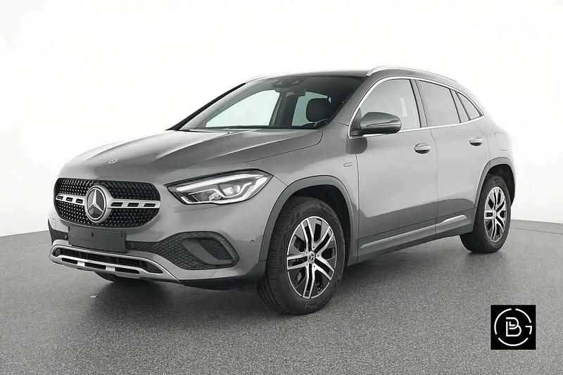 Gris Utilisé 2020 Mercedes GLA250 Luxury SUV | 35 990 € (Prix juste) - Image 1/4