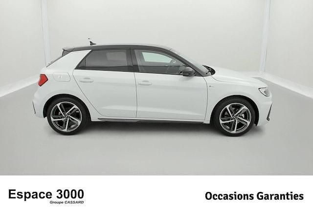 Occasion Audi A1 Sportback S-line plus 116 ch (85 kW) 2025 Blanc glacier métallisé noir mythe métallisé Citadine