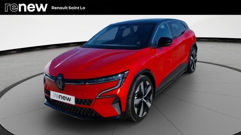 Rouge Utilisé 2022 Renault Mégane Techno Berline | 20 990 € (Prix juste) - Image 1/4