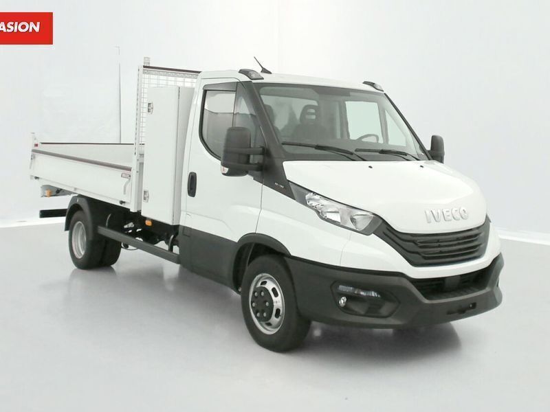 Blanc Utilisé 2023 Iveco Daily Van | 52 680 € (Prix assez cher) - Image 1/4