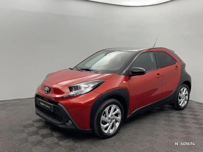 Rouge Utilisé 2022 Toyota Aygo X Design SUV | 14 990 € - Image 1/4