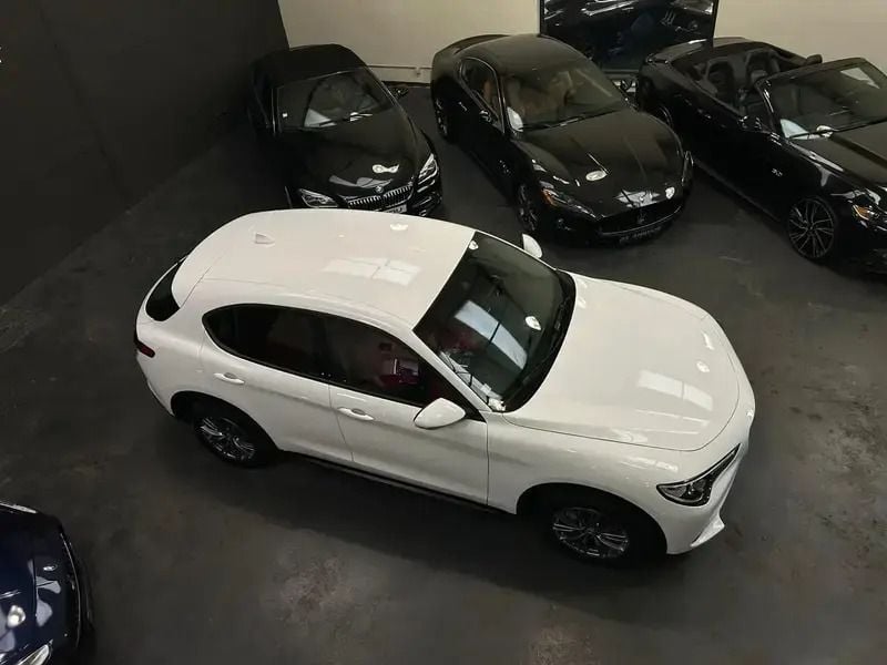 Image 2/4
