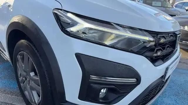 Blanc Occasion 2022 Dacia Sandero Berline | 13 690 € (Prix juste) - Image 1/4