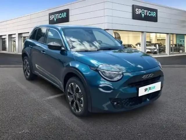 Nouvelle Fiat 600 2025 Bleu sea métallisé SUV