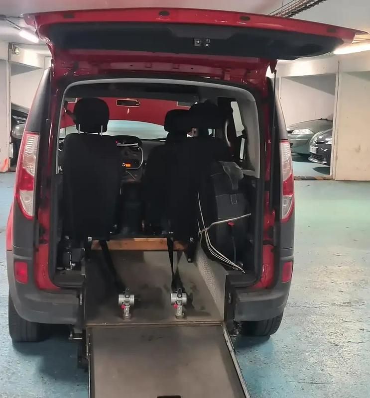 Occasion Renault Kangoo LIMITED 90 ch (66 kW) 2018 Rouge Break