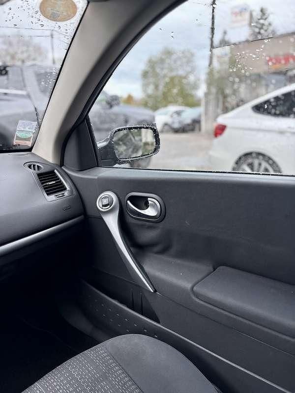 Image 3/4
