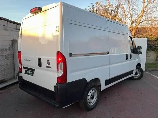 Occasion Fiat Ducato S 140 ch (102 kW) 2023 Blanc fonce Van