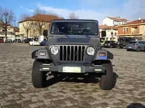 Occasion Jeep Wrangler Sport 118 ch (86 kW) 1997 Gris SUV