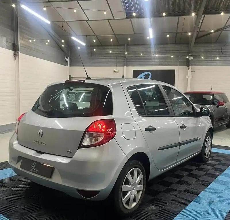 Occasion Renault Clio III Expression 101 ch (74 kW) 2012 Berline