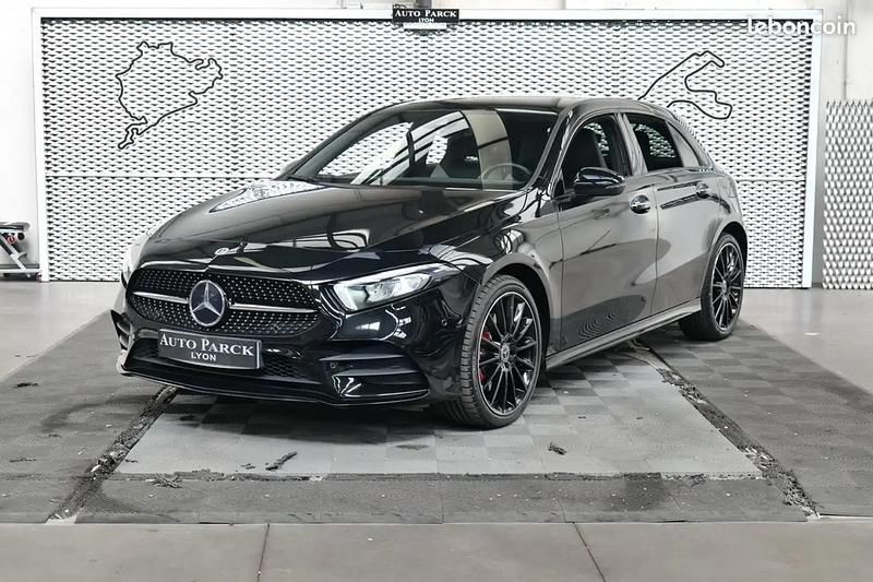 Noir Utilisé 2021 Mercedes A250 AMG line Berline | 27 950 € (Prix juste) - Image 1/4