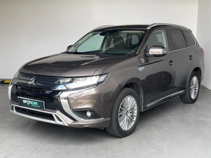 Brun Utilisé 2020 Mitsubishi Outlander Instyle SUV | 18 990 € (Bon prix) - Image 1/4