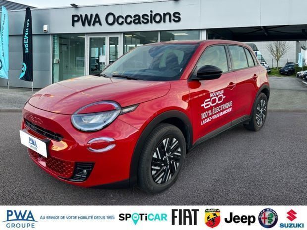 Rouge Utilisé 2023 Fiat 600E Red | 25 990 € (Prix juste) - Image 1/4