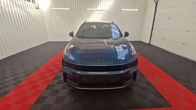 Nouvelle Lynk & Co 01 179 ch (131 kW) 2025 Bleu SUV