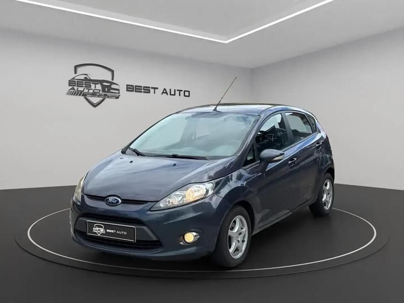 Gris Utilisé 2012 Ford Fiesta Titanium Citadine | 7 490 € (Prix juste) - Image 1/4