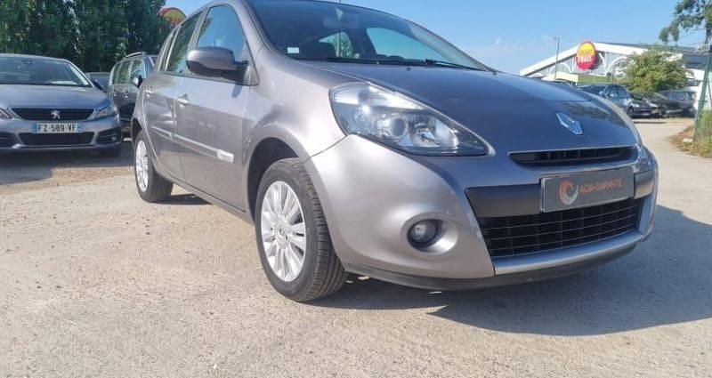 Utilisé 2010 Renault Clio III Citadine | 5 990 € (Prix juste) - Image 1/4