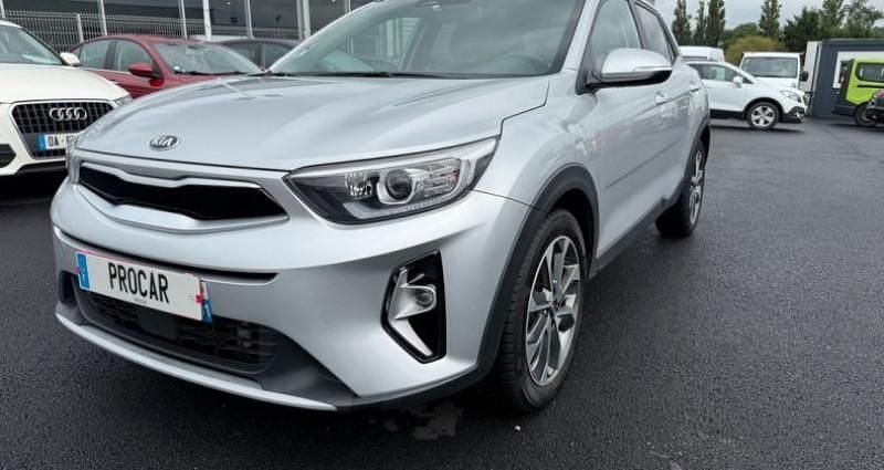 Gris Utilisé 2021 Kia Stonic GT-Line SUV | 12 990 € (Prix juste) - Image 1/4