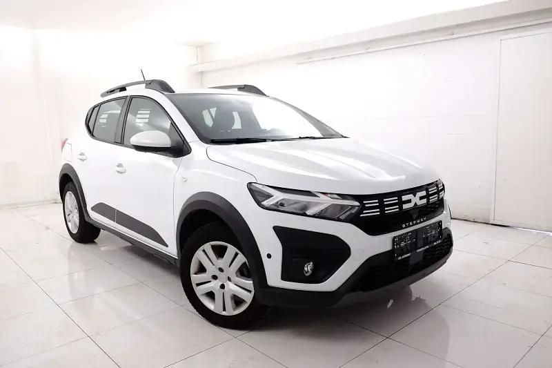 Blanc Utilisé 2024 Dacia Sandero Stepway Citadine | 15 250 € (Prix juste) - Image 1/4