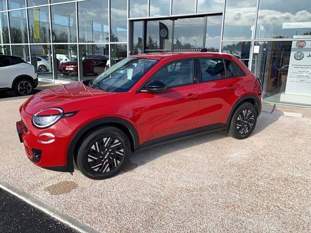 Rouge Utilisé 2023 Fiat 600 Red | 24 490 € (Prix juste) - Image 1/4