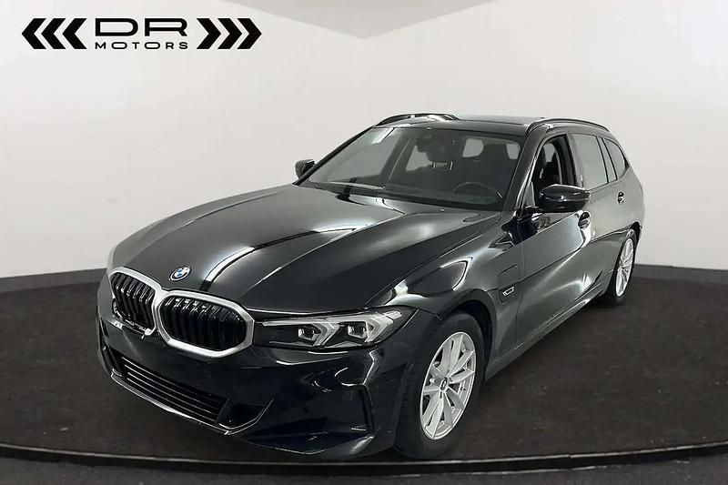 Noir Utilisé 2022 BMW 320e Break | 30 995 € (Prix juste) - Image 1/4