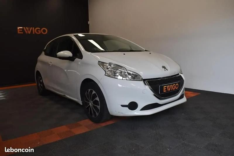Blanc Utilisé 2014 Peugeot 208 Citadine | 5 290 € (Prix juste) - Image 1/4