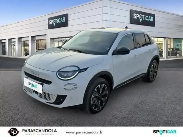 Ice white Utilisé 2024 Fiat 600 La Prima SUV | 22 990 € - Image 1/4