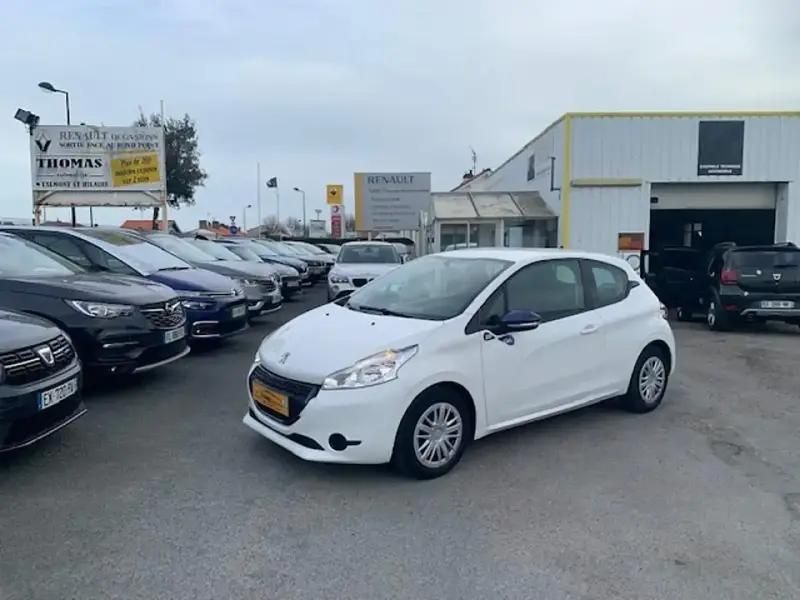 Blanc Utilisé 2014 Peugeot 208 Citadine | 8 995 € (Prix cher) - Image 1/4