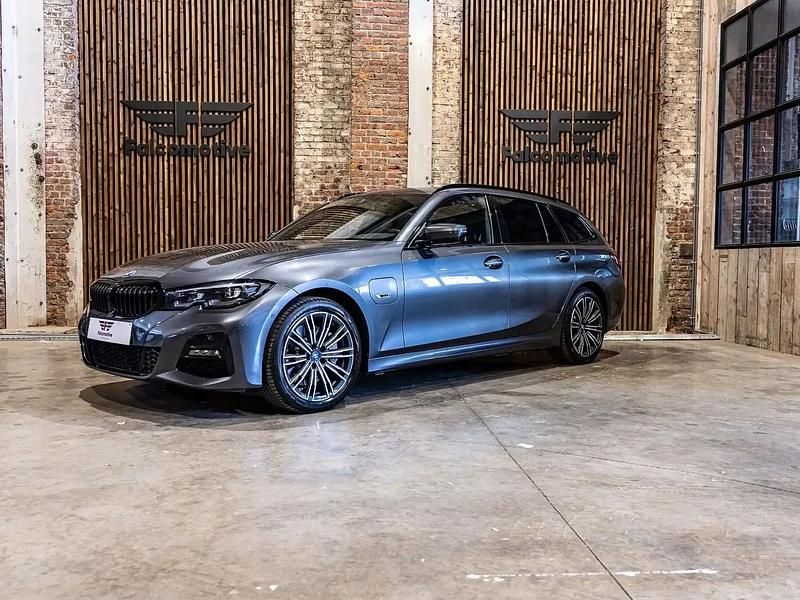 Gris Occasion 2022 BMW 330e M Sport Break | 30 900 € (Prix juste) - Image 1/2