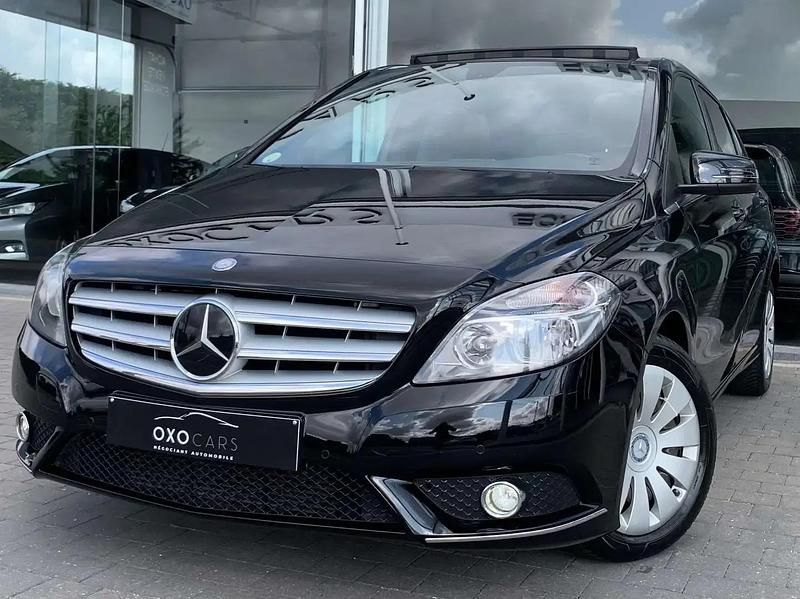 Noir Utilisé 2015 Mercedes B180 Monospace | 11 490 € (Prix juste) - Image 1/4