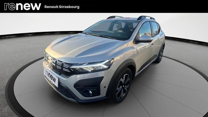 Gris Utilisé 2024 Dacia Sandero Expression Citadine | 15 499 € (Prix juste) - Image 1/4