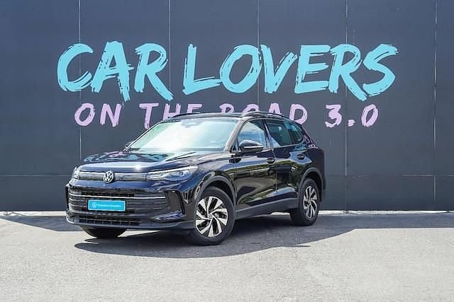 Noir Utilisé 2024 VW Tiguan Life SUV | 41 990 € (Prix cher) - Image 1/4