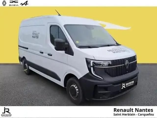Occasion Renault Master 2024 Blanc minéral Berline
