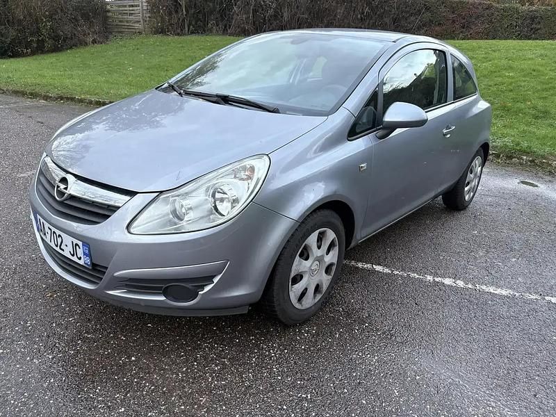 Utilisé 2009 Opel Corsa Cosmo Berline | 3 490 € (Prix juste) - Image 1/4